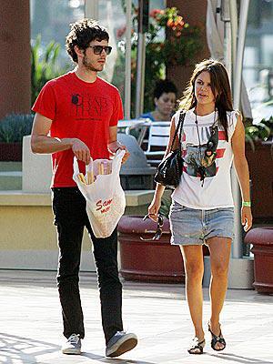 **rachel bilson & adam brody**